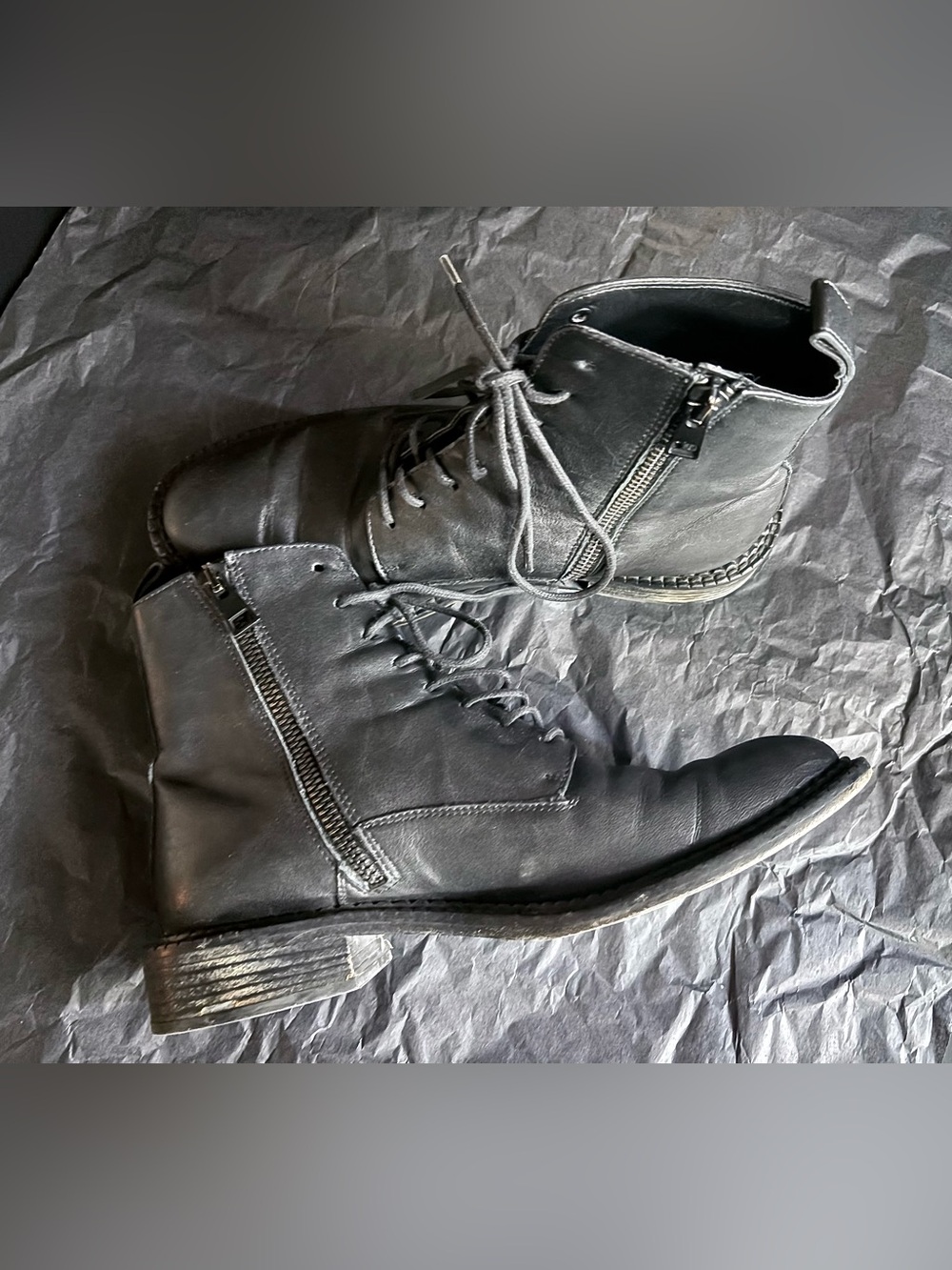 Vince Black Leather Lace Up  Combat Style Boots Women Size 7-7.5. Made in Italy